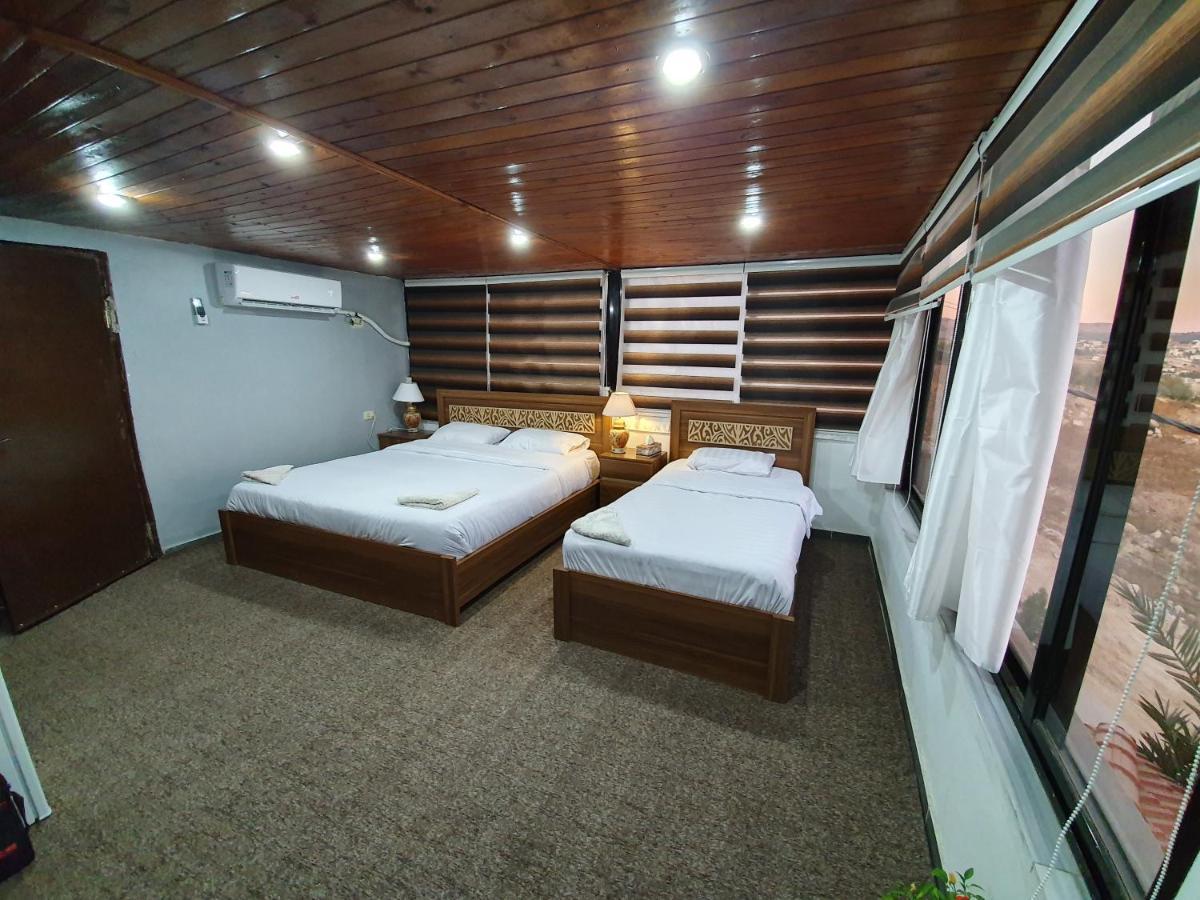 Appartement New Luxurious Modern Studio à Jarash Extérieur photo